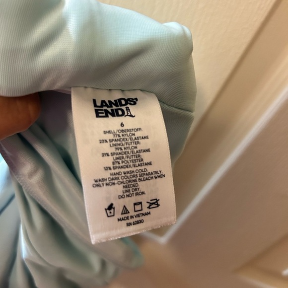 Land’s End Swimsuit bottom size 6 - Picture 3 of 3